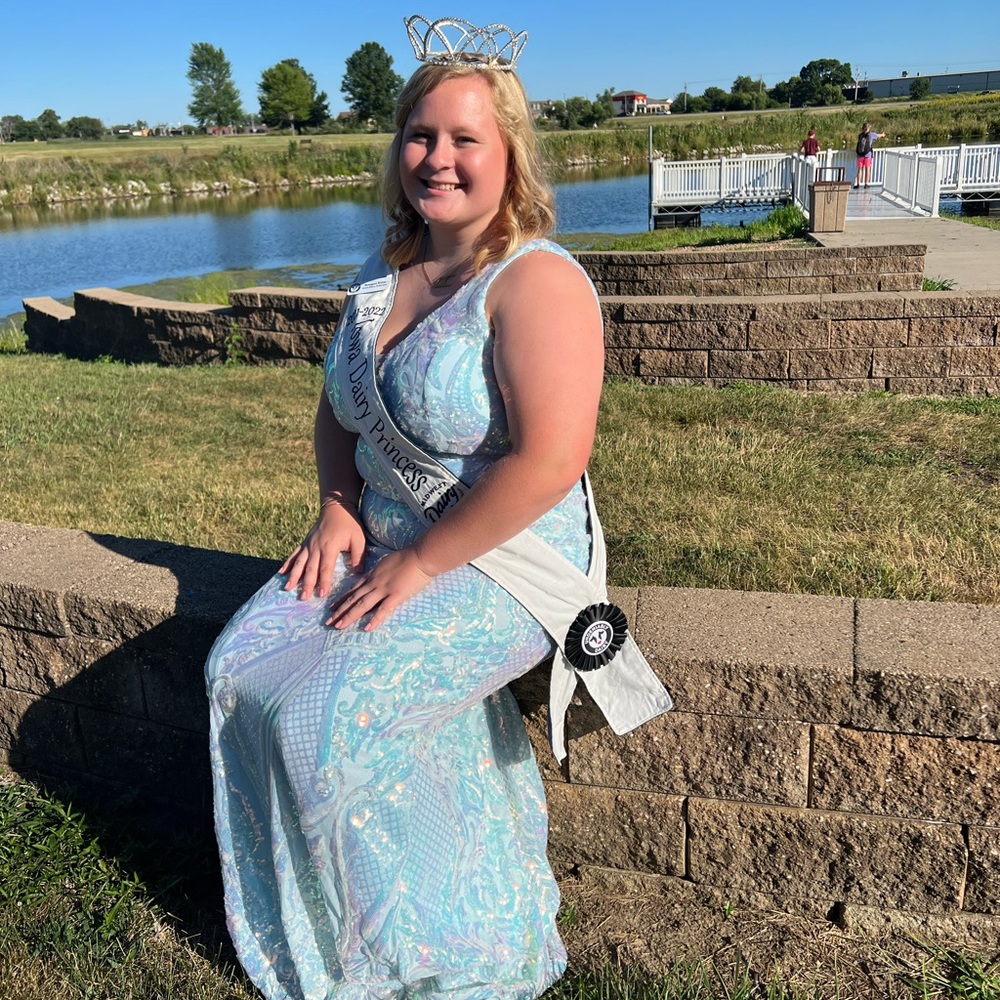 Light blue/sparkly prom dress